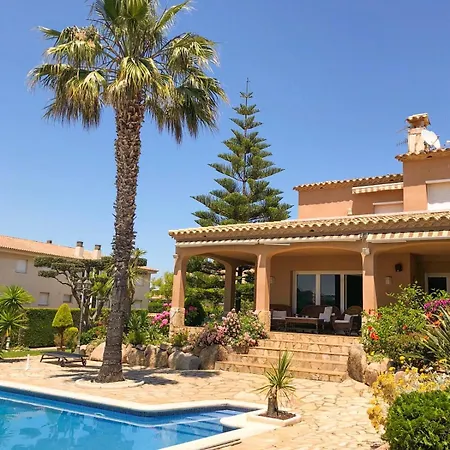 Villa Summer House In *